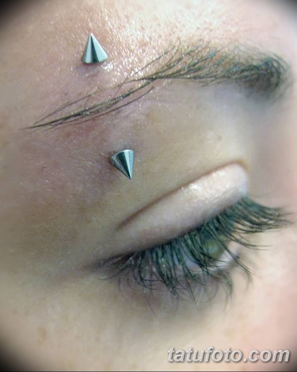 Really Cool and Stylish Eyebrow Piercing Ideas