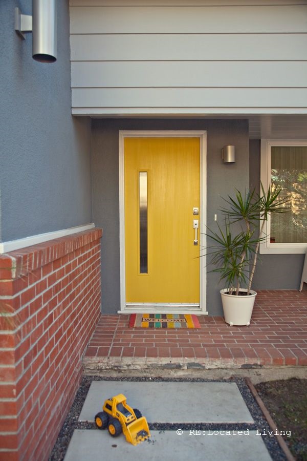 Best Grey House Yellow Door Painting Ideas