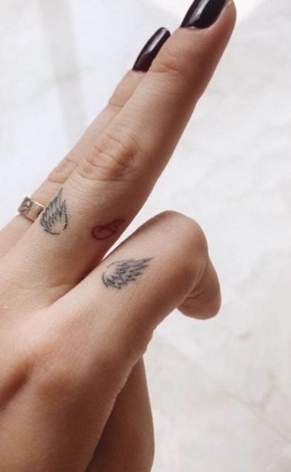 40 Cute Small Tattoo Designs And Ideas For Women In 2019 – Buzz Hippy